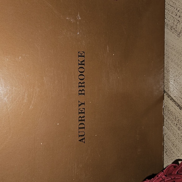 Shoes - Picture 2 of 6